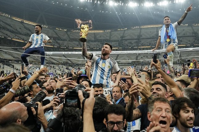  Lionel Messi Mirip dengan Diego Maradonna yang Sanggup Buat Jutaan Generasi Muda Bermimpi ke Sepak Bola