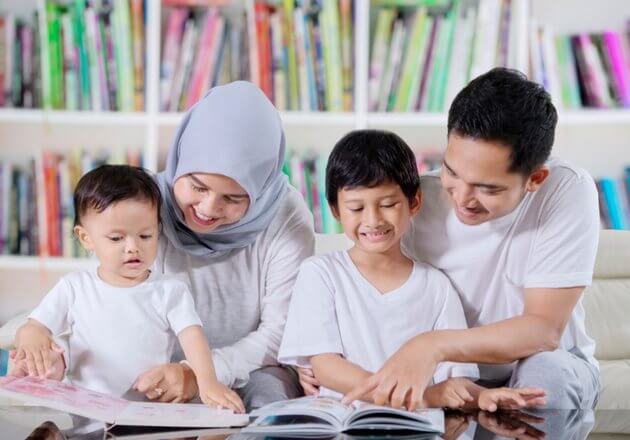  Tips Parenting, Bagaimana Cara Ajari Anak Membaca?